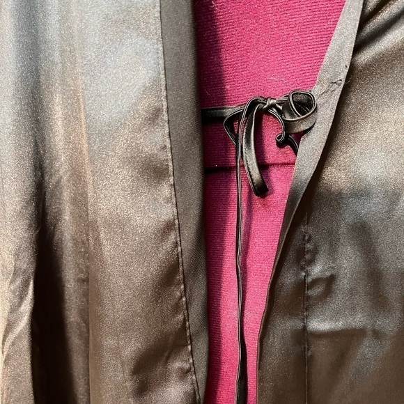 Rhonda Shear Black Satin and Lace Kimono Robe - Picture 11 of 14